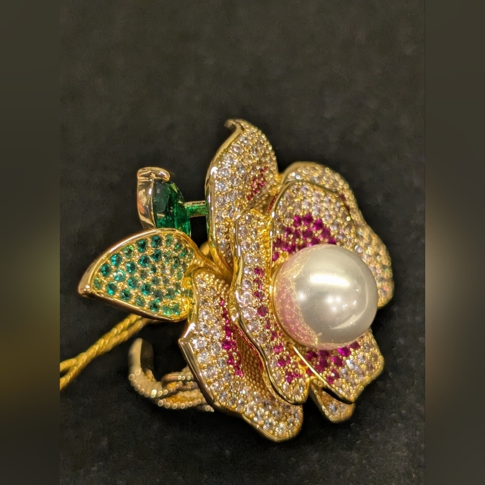 EYECANDY Gold Floral Pearl Ring with Pink and Green Crystals NWT - Picture 4 of 15